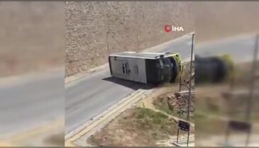 Bursa'da halk otobüsü devrildi!