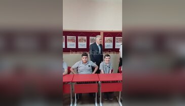 Bursa'da karne heyecanı: Vali Erol Ayyıldız öğrencileri yalnız bırakmadı