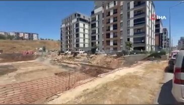 Bursa'da büyük panik! Duvar çöktü, site sakinleri zamanla yarıştı