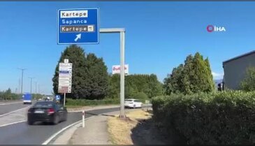 Panelvan araç yön tabelasına çarptı! Ölü ve yaralı var...