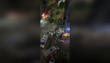 Bursa'da yürekleri ağza getiren kaza! Motosiklettekiler havaya savruldu
