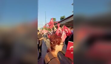 Bursa'da yüzlerce kişi 15 Temmuz Demokrasi ve Bayrak Yürüyüşü'nde buluştu