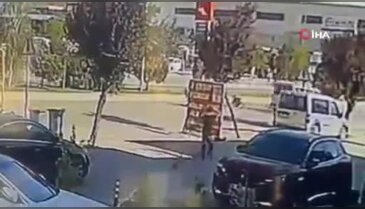 Bursa'da motosiklet hafif ticari araca arkadan çarptı!