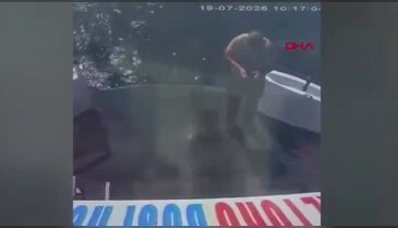 Telefonla konuşurken denize düştü! Gemi personelinin son anları böyle kaydedildi...