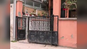 Bursa'da yürekleri ağza getiren olay! Küçük çocuk demir kapının altında kaldı...