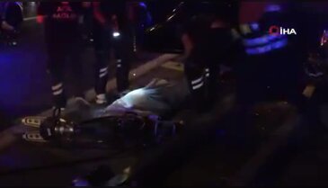 TEM Otoyolu'nda feci kaza! Bariyerlere saplanan otomobilde can kaybı
