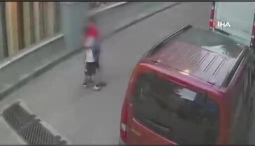 Bursa'da 10 yaşındaki çocuğa saldırı: Yerdeyken tekmelendi, aile şikayetçi...