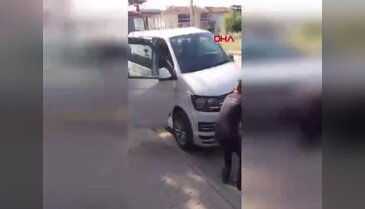 Bursa'da itfaiyenin yılanla imtihanı! Aracın motorundan çıktı...