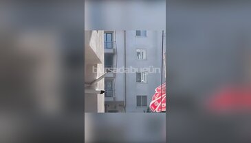 Bursa'da can pazarı! Aile alevlerin arasından son anda kurtarıldı