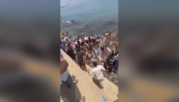 Zor durumdalar! Akın eden yüzlerce göçmen zorla evlere girmeye başladı