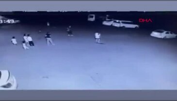 11 yaşındaki çocuğu site bahçesinde darbetti; olay kamerada...