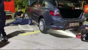 Bursa'da araç içinde yılan paniği! İtfaiye müdahale etti...