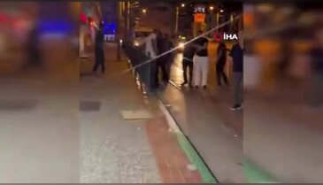 Bursa'da gece kulübü çıkışında kavga! Ayakta durmakta zorlandılar