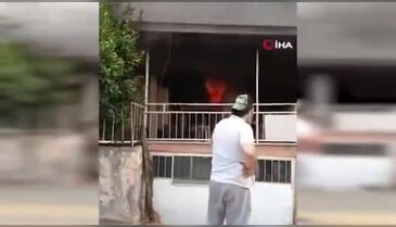 Bursa'da apartmanda korku dolu anlar! İlk müdahale mahalle sakinlerinden geldi