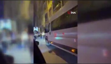 Bursa'da korku dolu anlar! Yola çıkan çocuk minibüsün altında kaldı