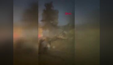 Çökme riski nedeniyle boşaltılan 4 katlı bina bir anda yerle bir oldu