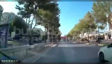 Bursa trafiğinde tepki çeken görüntü! Tehlikeli manevra böyle kaydedildi