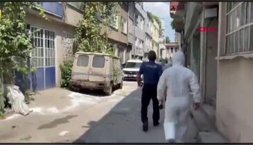 Bursa'da mahalleyi pireler bastı! 3 katlı binaya giren ekipler gözlerine inanamadı