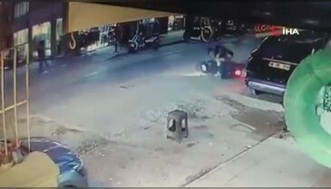 Bursa'da çukuru fark edemeyen motosikletli yere savruldu