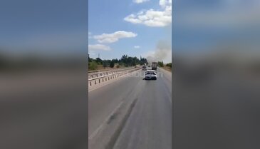 Bursa'da yolu duman kapladı, alevler bariyerlere kadar dayandı!