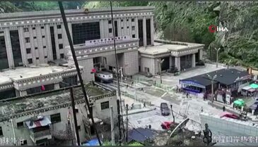 Bir ülkeyi sarsan felaket! Korkunç görüntüler: Çok sayı ölü var, 400'e yakın kişi de kayıp...