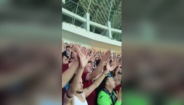 Trabzonspor tribünlerinden Amedspor maçında Bursaspor'a destek!