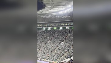 Bursaspor taraftarı bildiğiniz gibi... Hafta içi olmasına rağmen binlerce taraftar stadyumda!