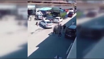 Taciz iddiası ilçeyi ayağa kaldırdı! Meydan dayağı attılar...