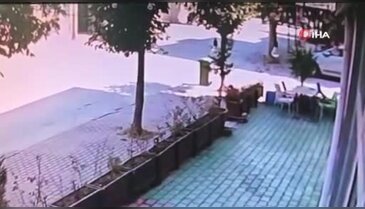 Bursa'da kaza anı saniye saniye kamerada! Otomobil karşı şeride savruldu