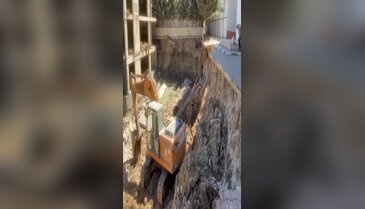 Bursa'da korkutan olay! Okul bahçesinin istinat duvarı çöktü