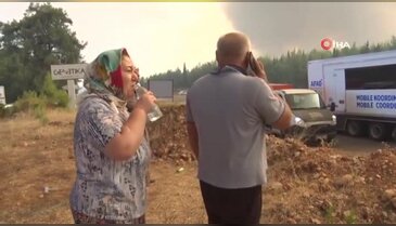 Yangın dünden bu yana devam ediyor! Yüzlerce ev tahliye edildi, kara yolu trafiğe kapatıldı