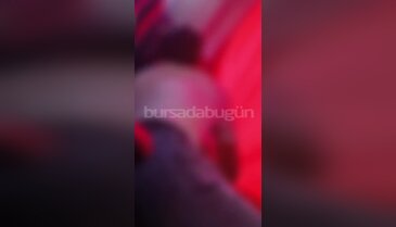 Bursa'dan yola çıkan otobüste skandal görüntüler! Arka koltukta, herkesin içinde...