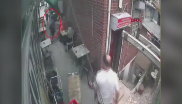 Döviz bürosuna yapılan kanlı saldırının görüntüleri ortaya çıktı! İki kişi hayatını kaybetmişti...