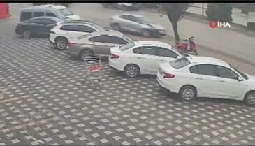 Bursa'da otomobilin 3 araca çarptığı kaza kamerada