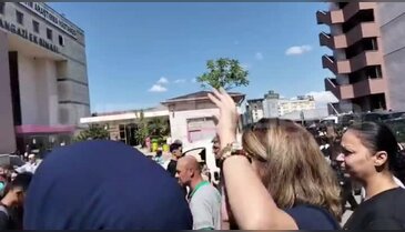 Bursa'da ilkokulu önünde her gün aynı tehlike! Veliler çözüm istiyor