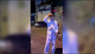 Kalaşnikoflu dehşet! Yaşı henüz 14... Husumetlisinin evine gidip havaya ateş açtı