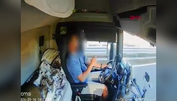 İtalya'da Türk tırına pusu anları kamerada! Film gibi soygun girişimi...