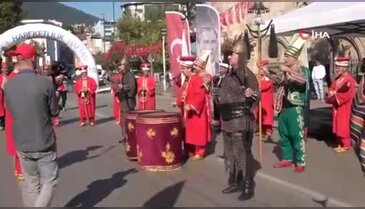 Bursa'da Avrupa Hareketlilik Haftası'nda renkli görüntüler! Heykel'de vatandaşlar bir araya geldi