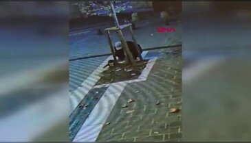 Vitrini görünmüyor diye bunu yaptı! Her şey saniye saniye kaydedildi