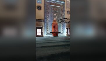 Bursa'daki tarihi caminin duvarında gözden kaçan 'Mecnun' detayı!
