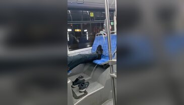 Bursa'da pes dedirten manzara! Otobüsü evin salonuna çevirdi
