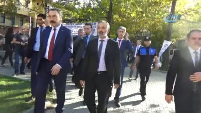 Bursa İl Emniyet Müdürü Ak�tan &quot;sevgi evleri&quot;ne ziyaret